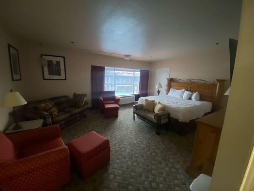The District Hotel Club and Resorts photo 6