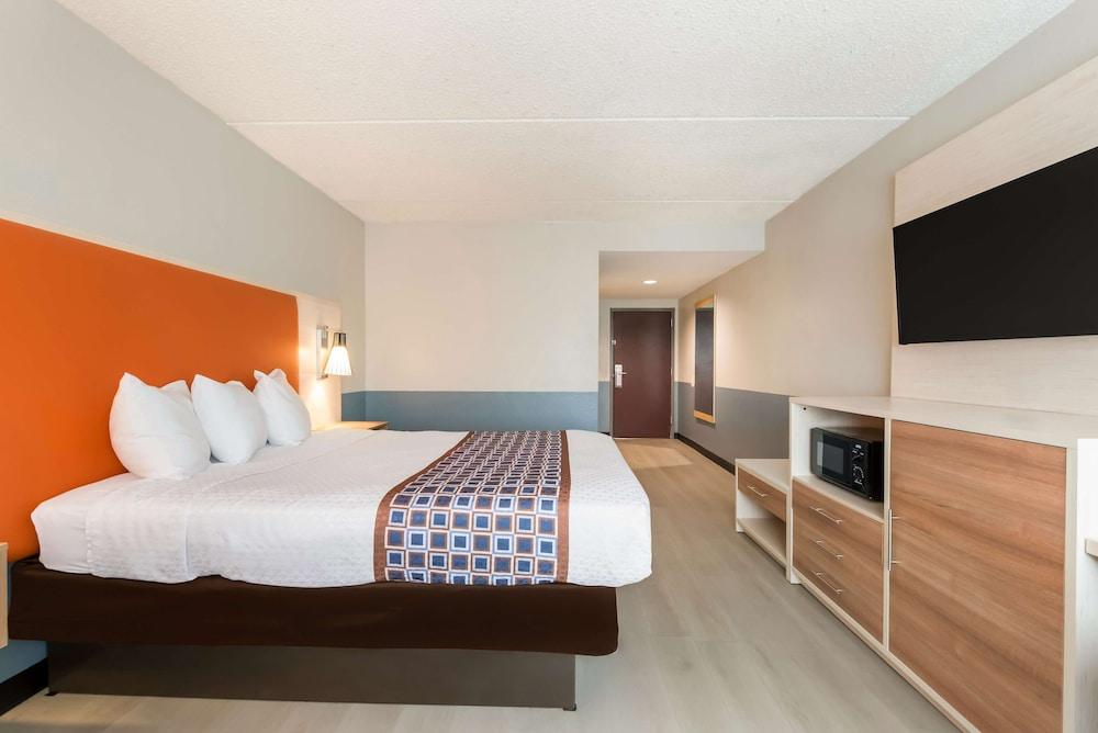 Baymont by Wyndham Westampton photo 7