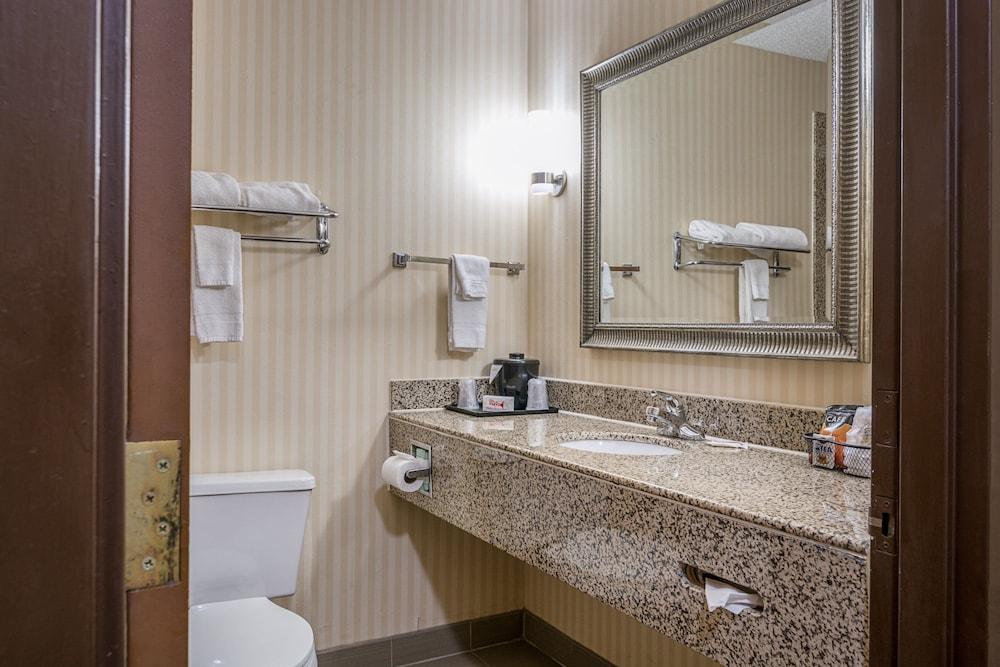 Red Roof Inn & Suites Little Rock photo 44