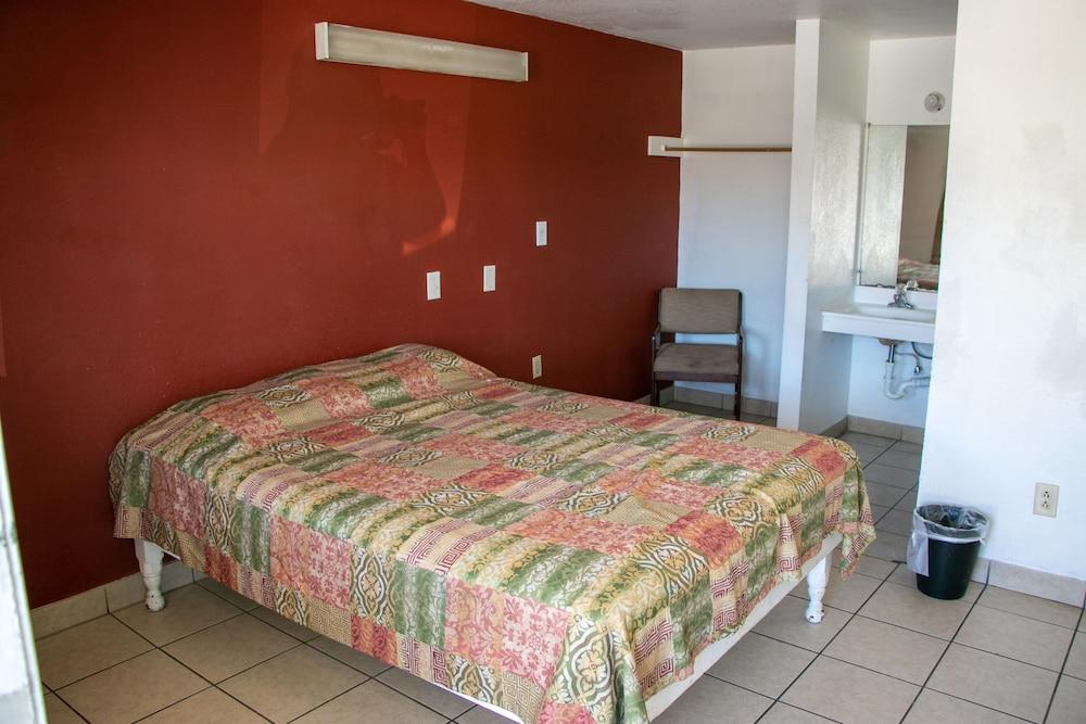 Best Budget Inn photo 4