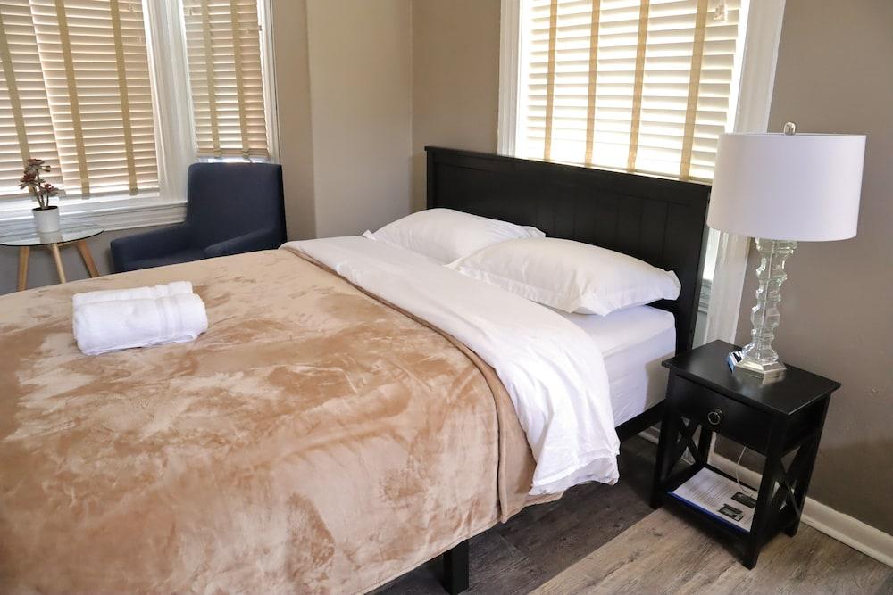 Midtown Suites photo 8