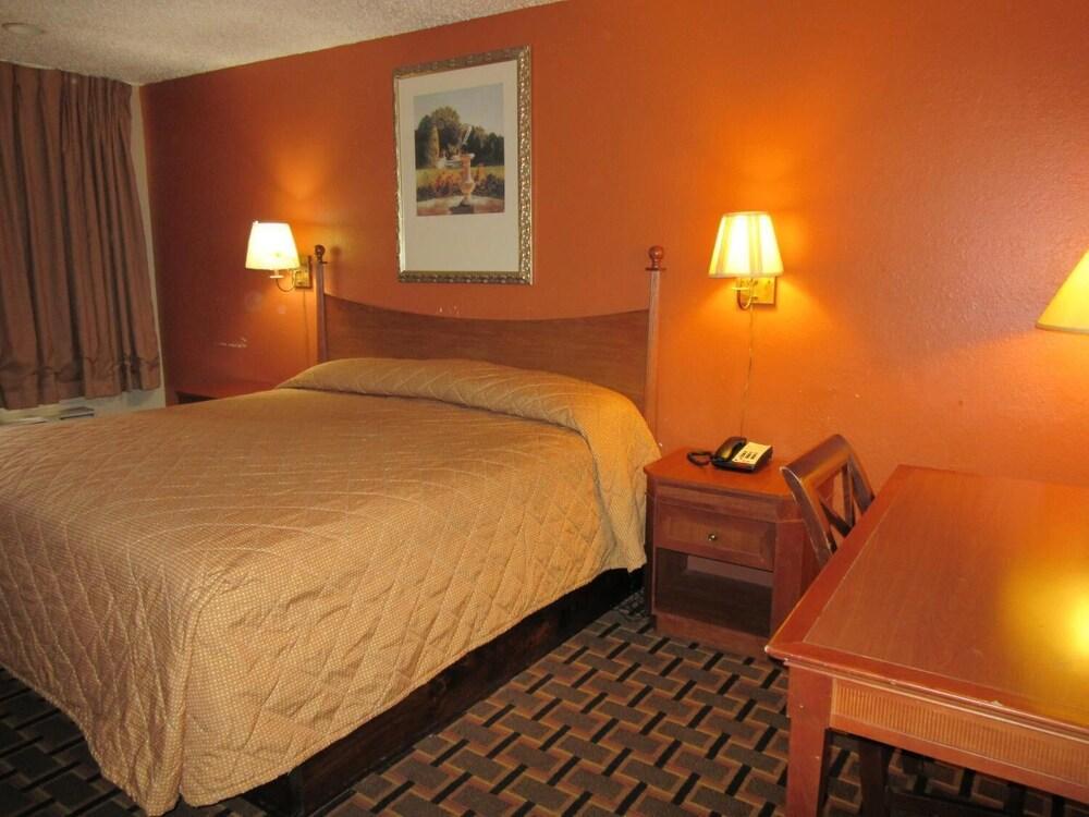 Royal Inn photo 6