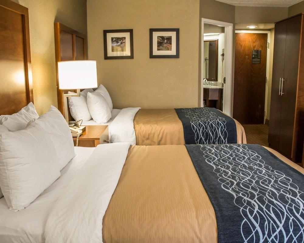 Quality Inn Akron South photo 13