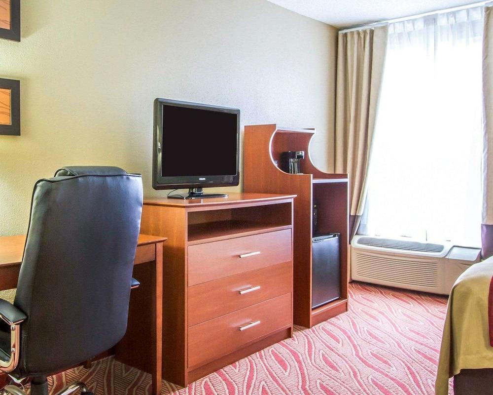 Comfort Inn Poplar Bluff North photo 14