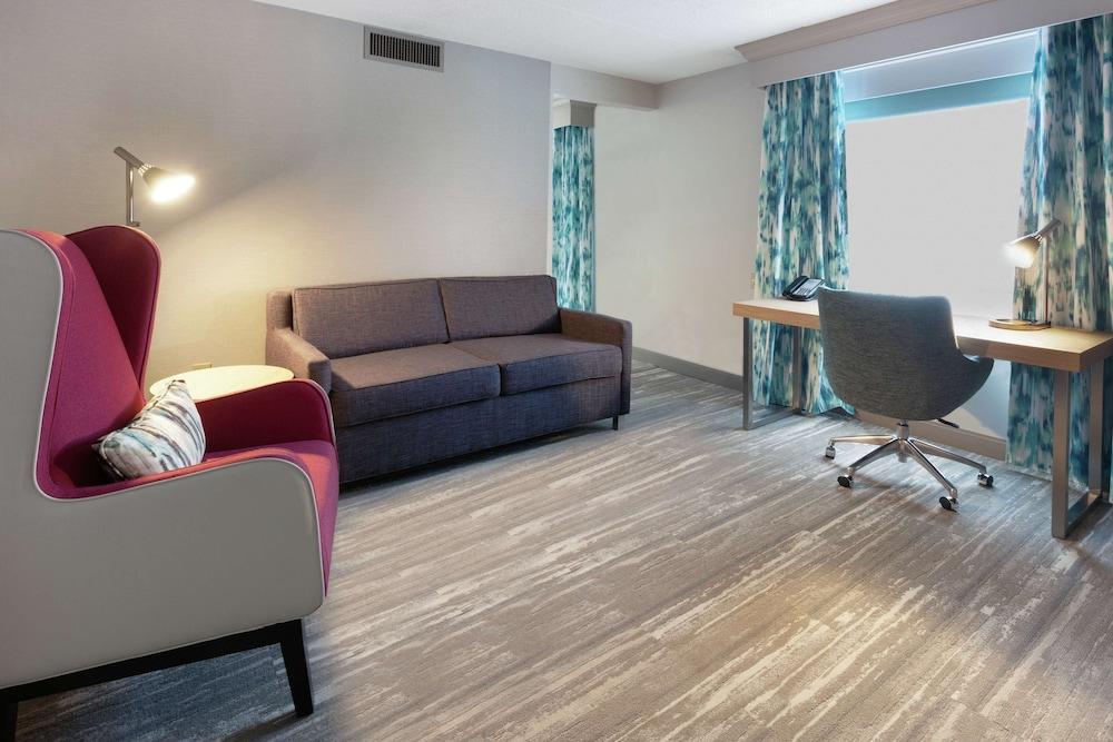 Hilton Garden Inn Chicago North Shore/Evanston photo 75