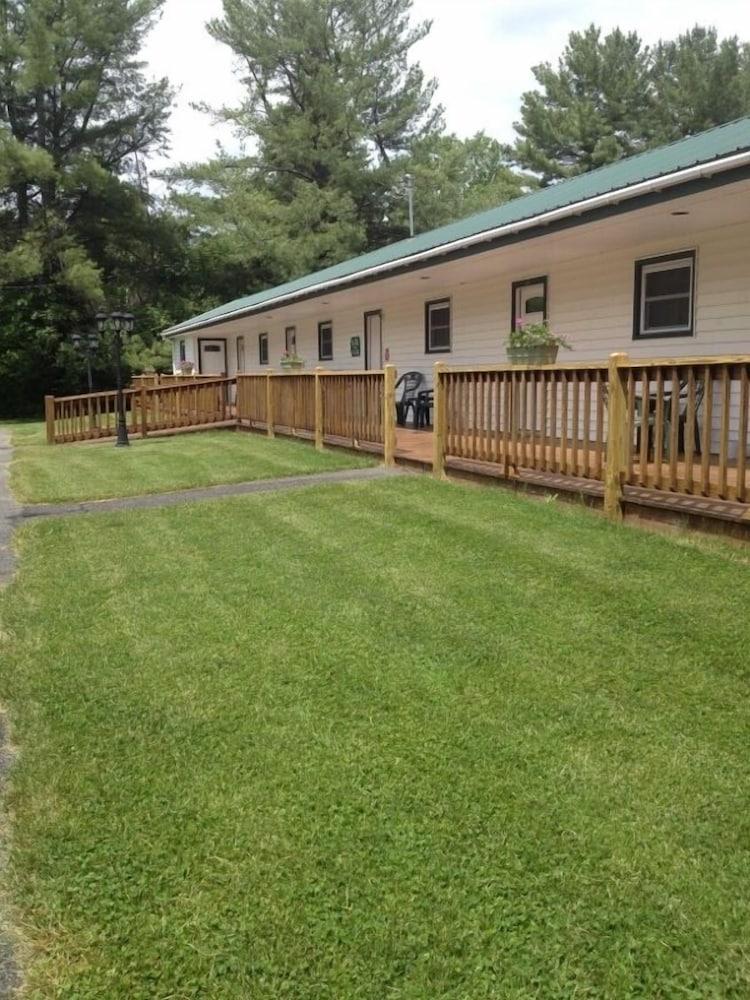 Baumann's Brookside Resort photo 7