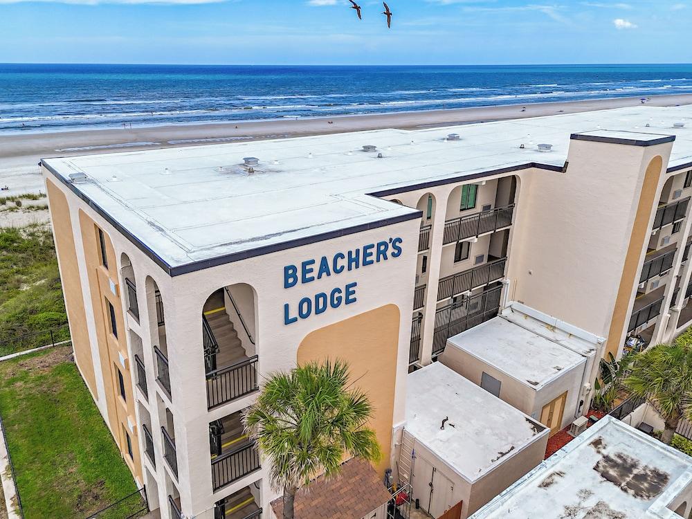 Beacher's Lodge Oceanfront Suites photo 70