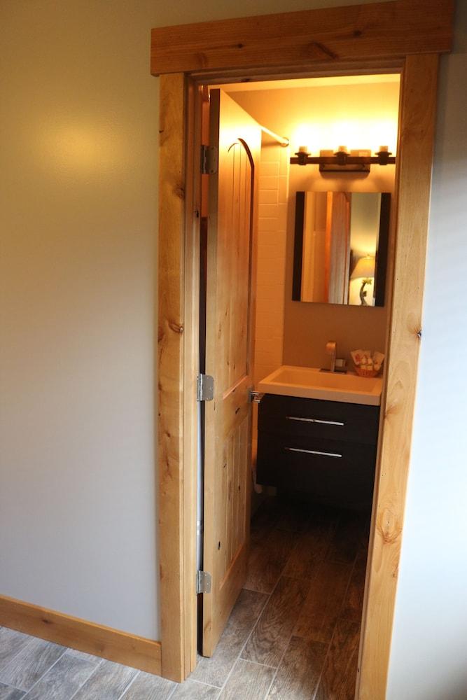 Columbine Inn photo 73