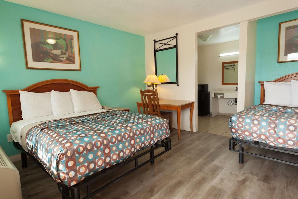 Vagabond Inn Hemet photo 5
