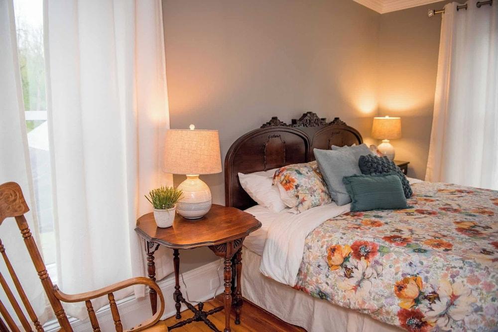 Springside Inn photo 9