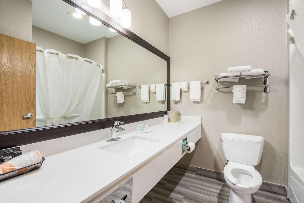 Quality Inn & Suites Lodi I-90 photo 29
