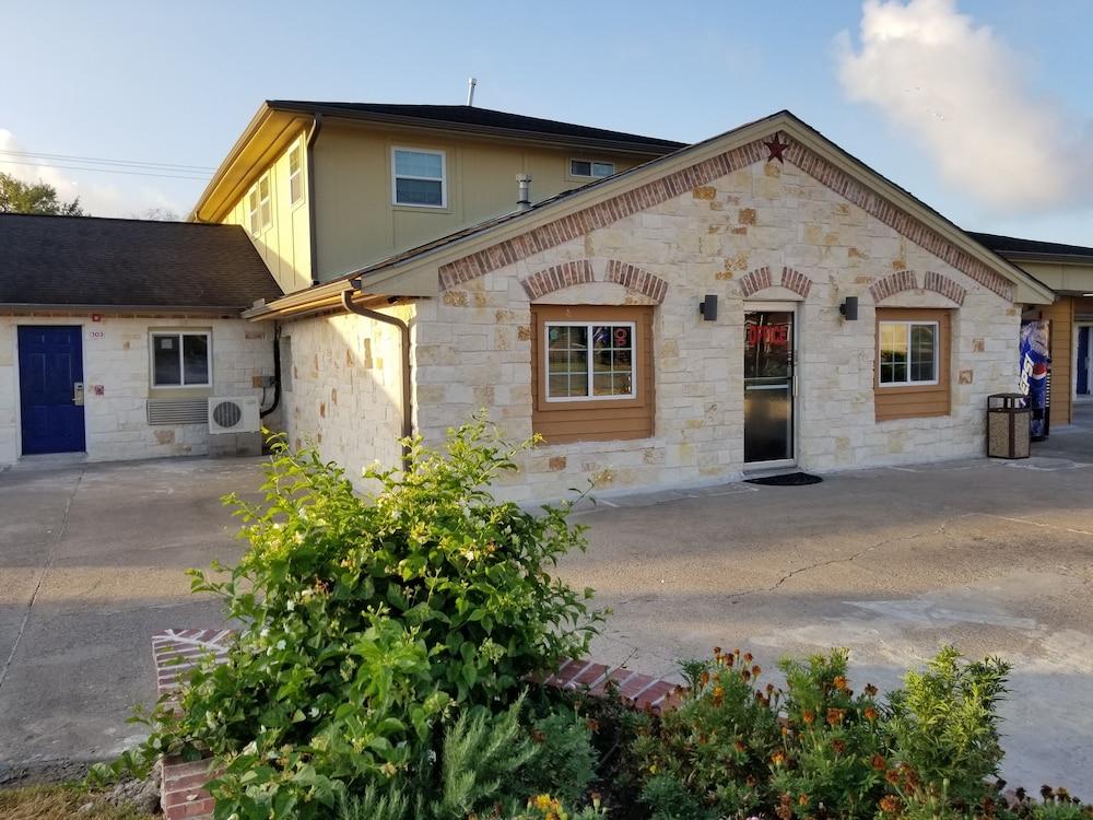 Lone Star Inn by FairBridge — hotel in Rosenberg