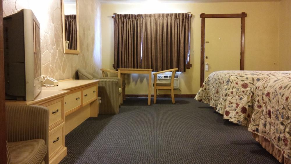 Budget Host Longhorn Motel photo 2