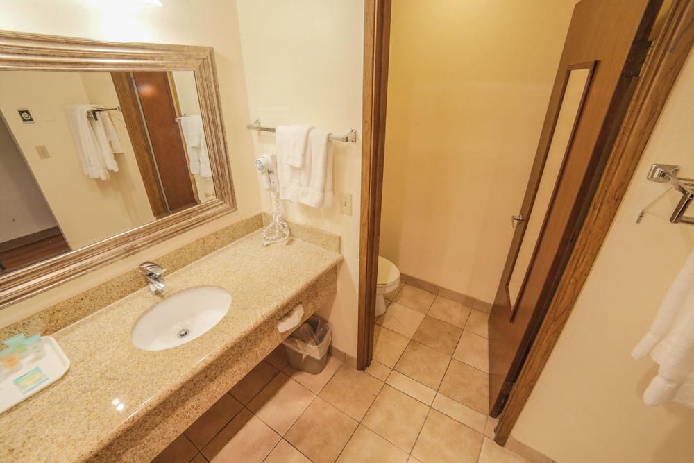Sunnyside Inn & Suites photo 14
