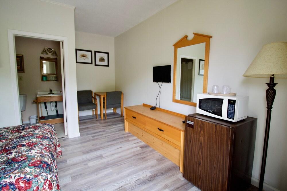 Oakdell Motel photo 13