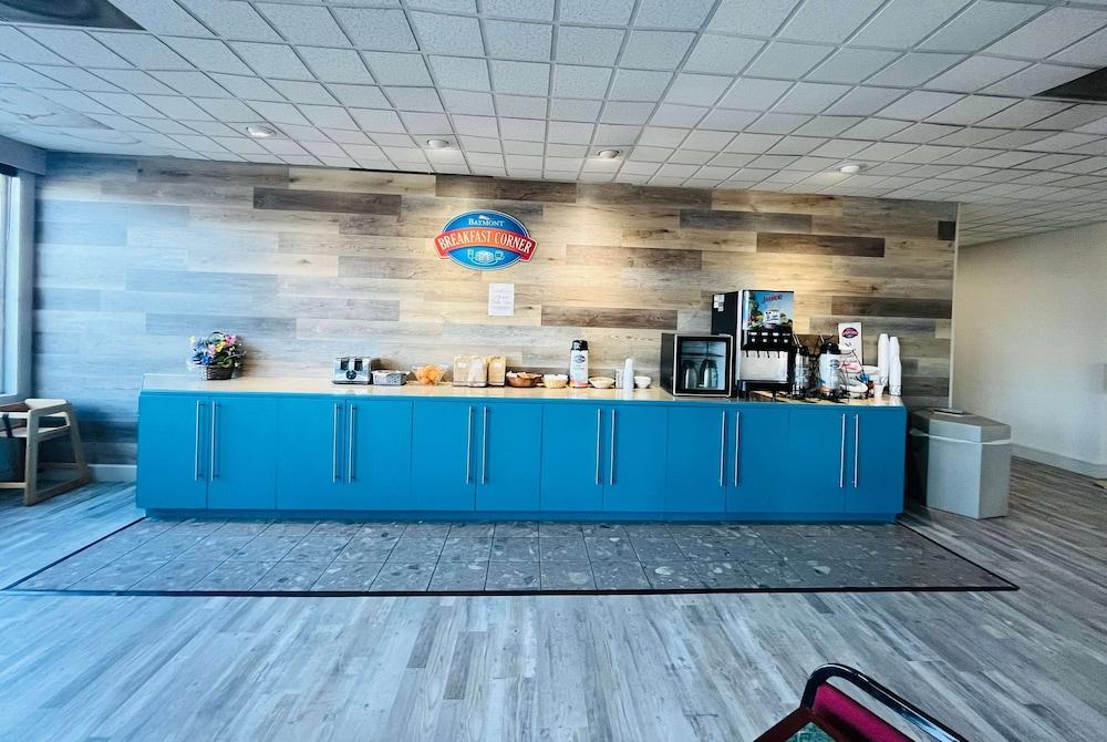Baymont by Wyndham Keokuk photo 37
