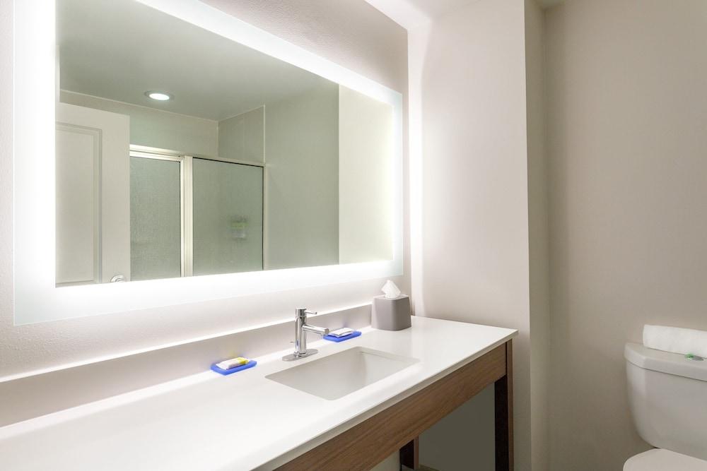 Holiday Inn Express Inn & Suites Searcy by IHG photo 41