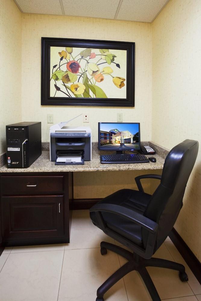Holiday Inn Express & Suites Carrollton by IHG photo 17