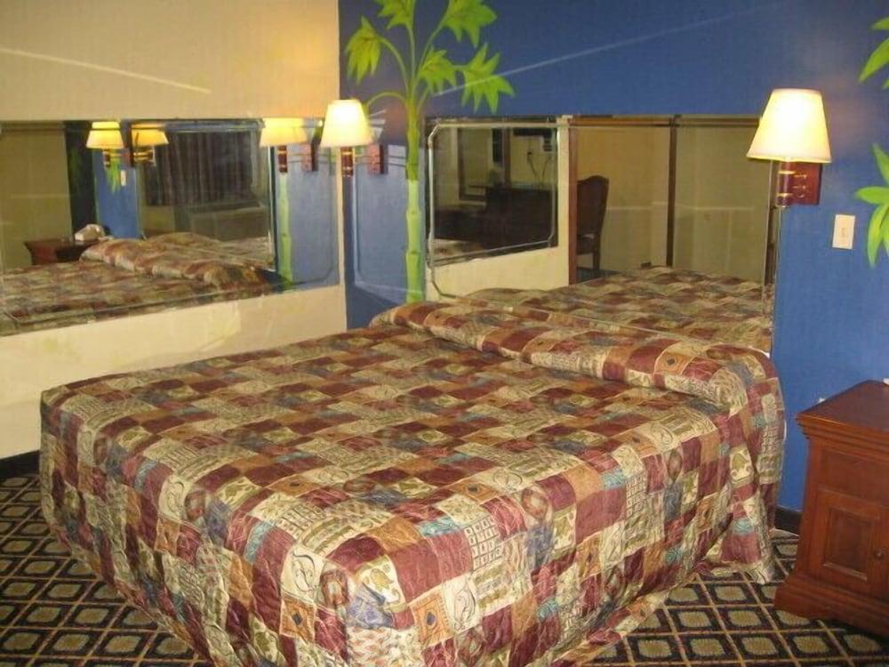 Economy Inn photo 5