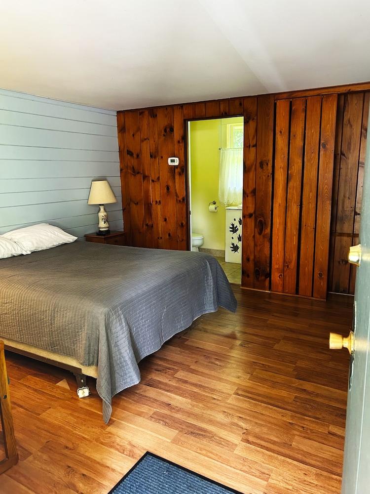 Saratoga Garden Motel photo 4