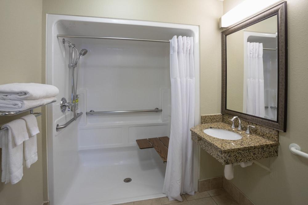 Staybridge Suites MPLS-Maple Grove/Arbor Lakes by IHG photo 30