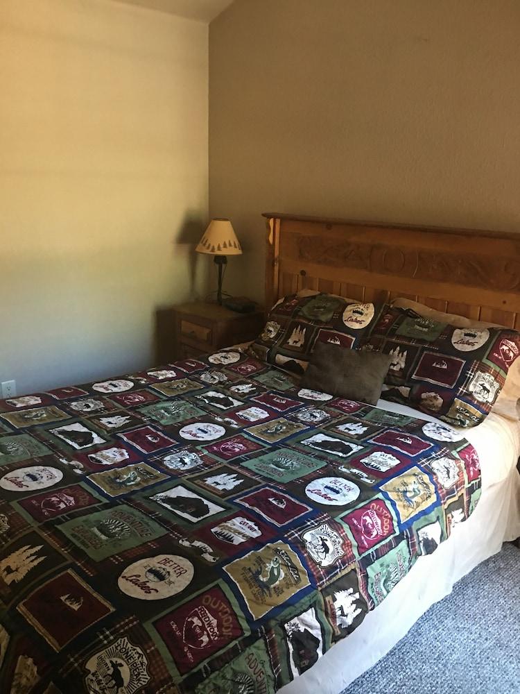 The Lodge at Lazy Bear Retreat photo 11