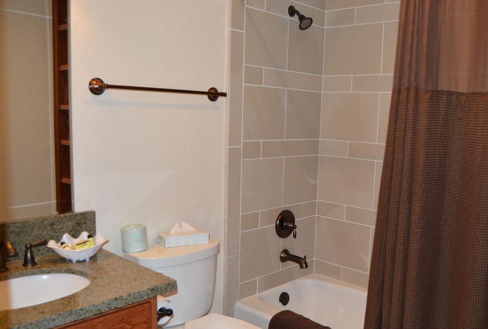 Montecito Sequoia Lodge photo 17