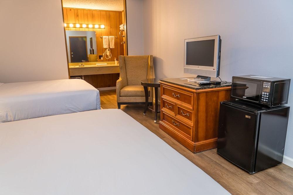 Travelers Inn photo 29