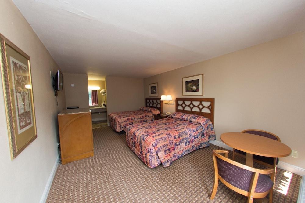 Audubon Inn photo 8