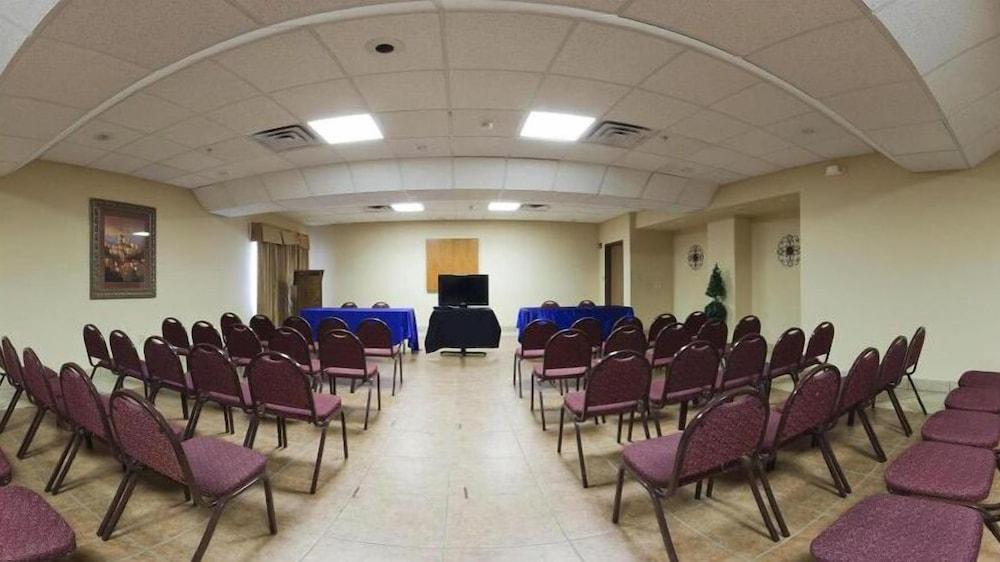 Holiday Inn Express Hotel & Suites Mission-McAllen Area by IHG photo 51