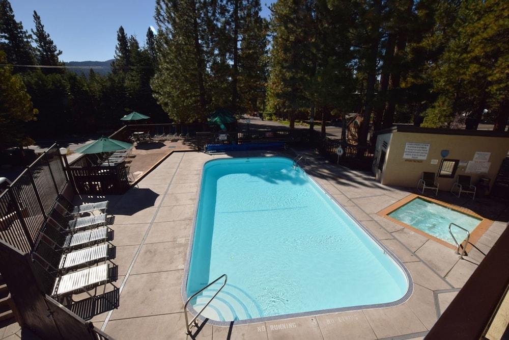 Club Tahoe photo 11