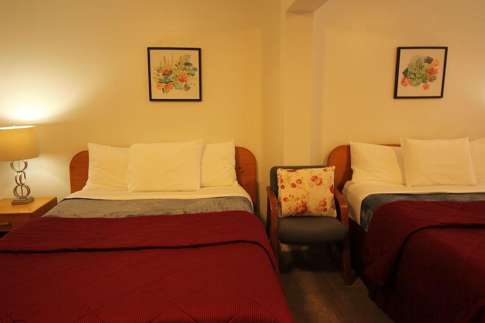 Mariner's Cove Inn photo 29