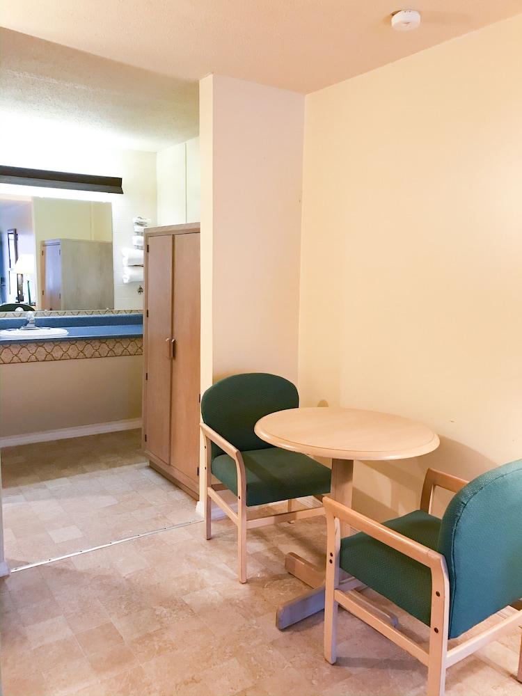 Summers Inn photo 8