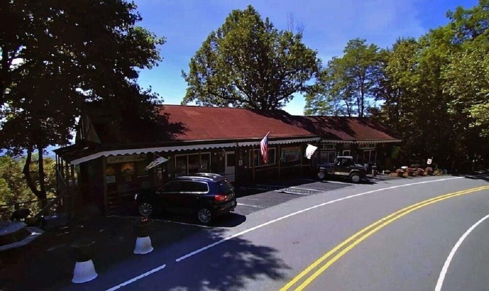 Alpine Inn photo 22