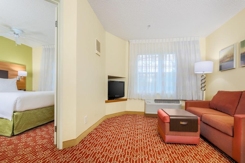 Sonesta Simply Suites Houston Brookhollow photo 4
