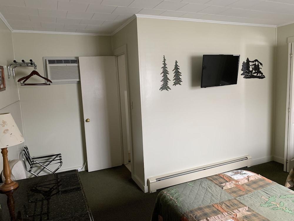Carroll Motel & Cottages photo 44