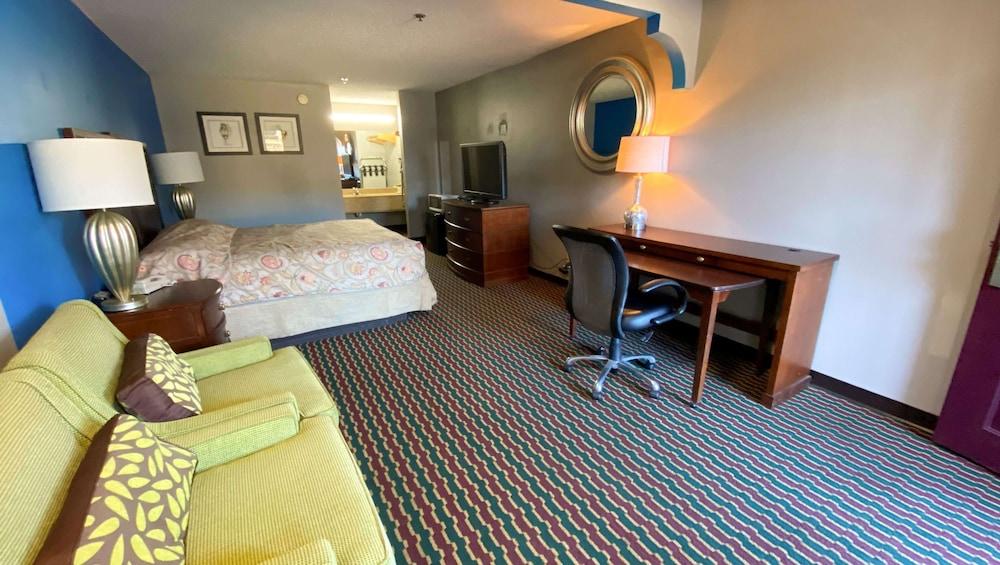 Magnuson Hotel Marietta photo 10
