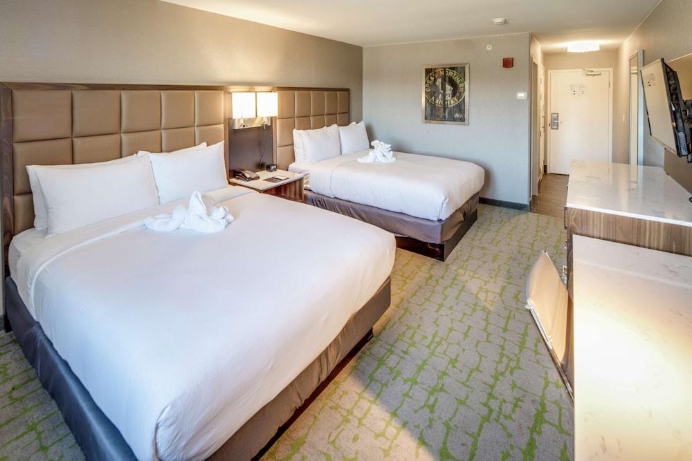 DoubleTree by Hilton Huntington photo 8