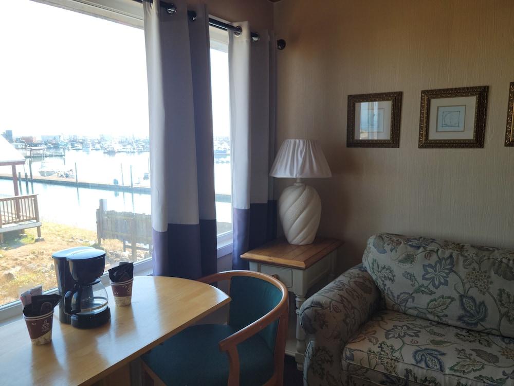 Islander Westport photo 38