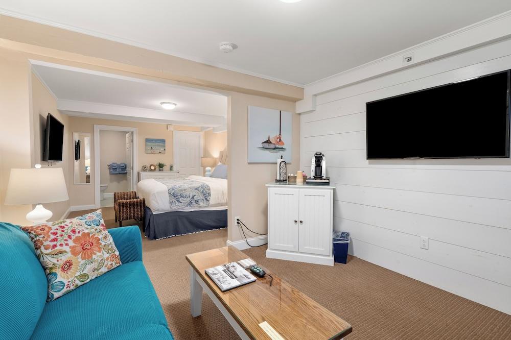Guest House Suites photo 54