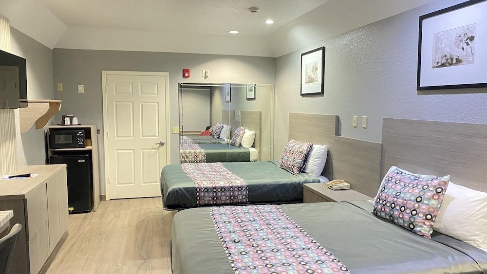 Island Suites photo 22