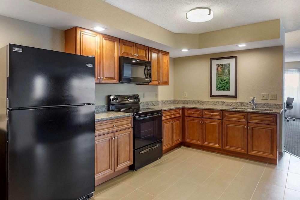 Comfort Inn & Suites Rochelle - DeKalb photo 61