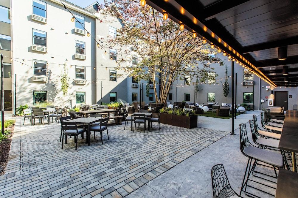 voco The Darwin Atlanta Midtown by IHG photo 53