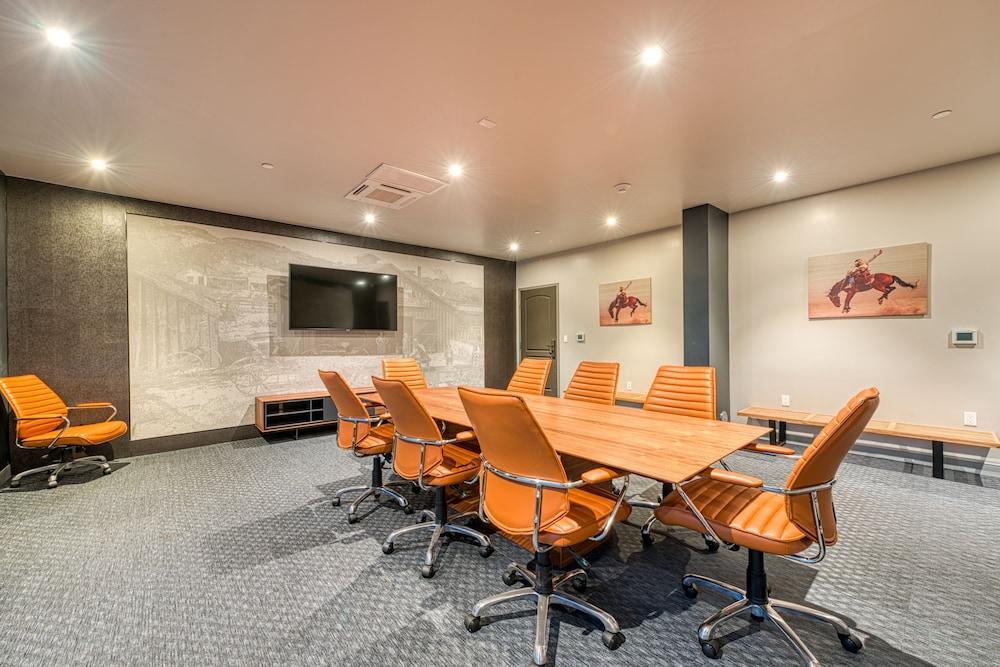 Hotel Lexen - Newhall photo 17