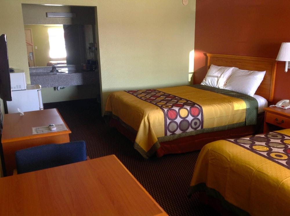 Americas Best Value Inn Pryor photo 9