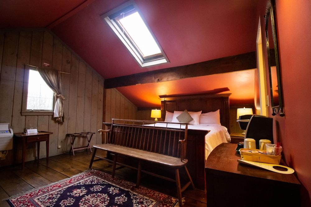 Delamater Inn photo 77