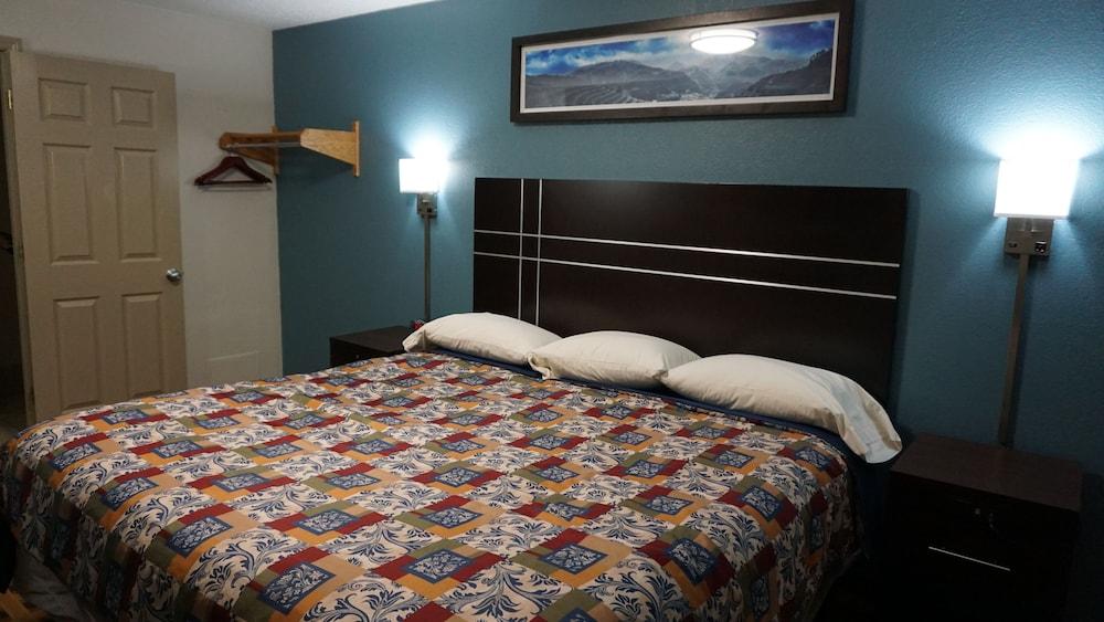 Lodge Inn photo 13