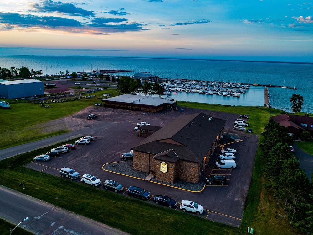 The Washburn Inn - On the Lake photo 26