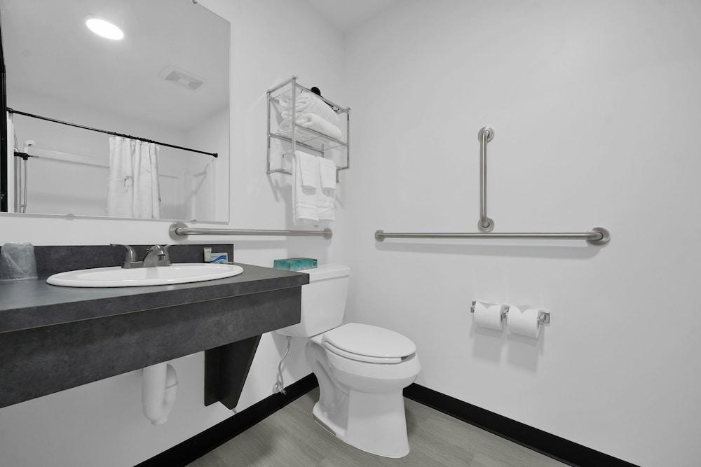 Holmes Suites Inn Columbus Pataskala - I-70 East photo 31