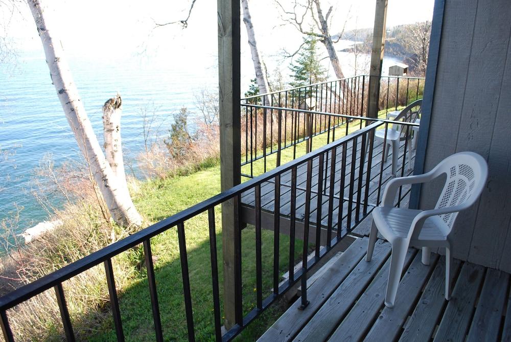 The Cliff Dweller on Lake Superior photo 36